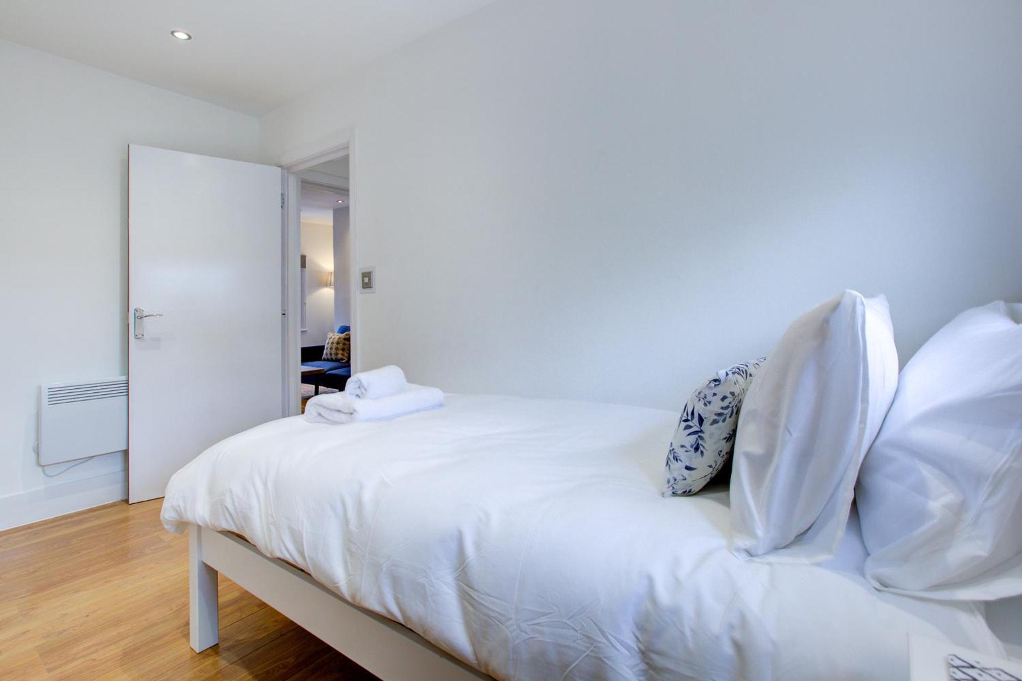 Wonderful Two-Bedroom Apartment London Exteriör bild